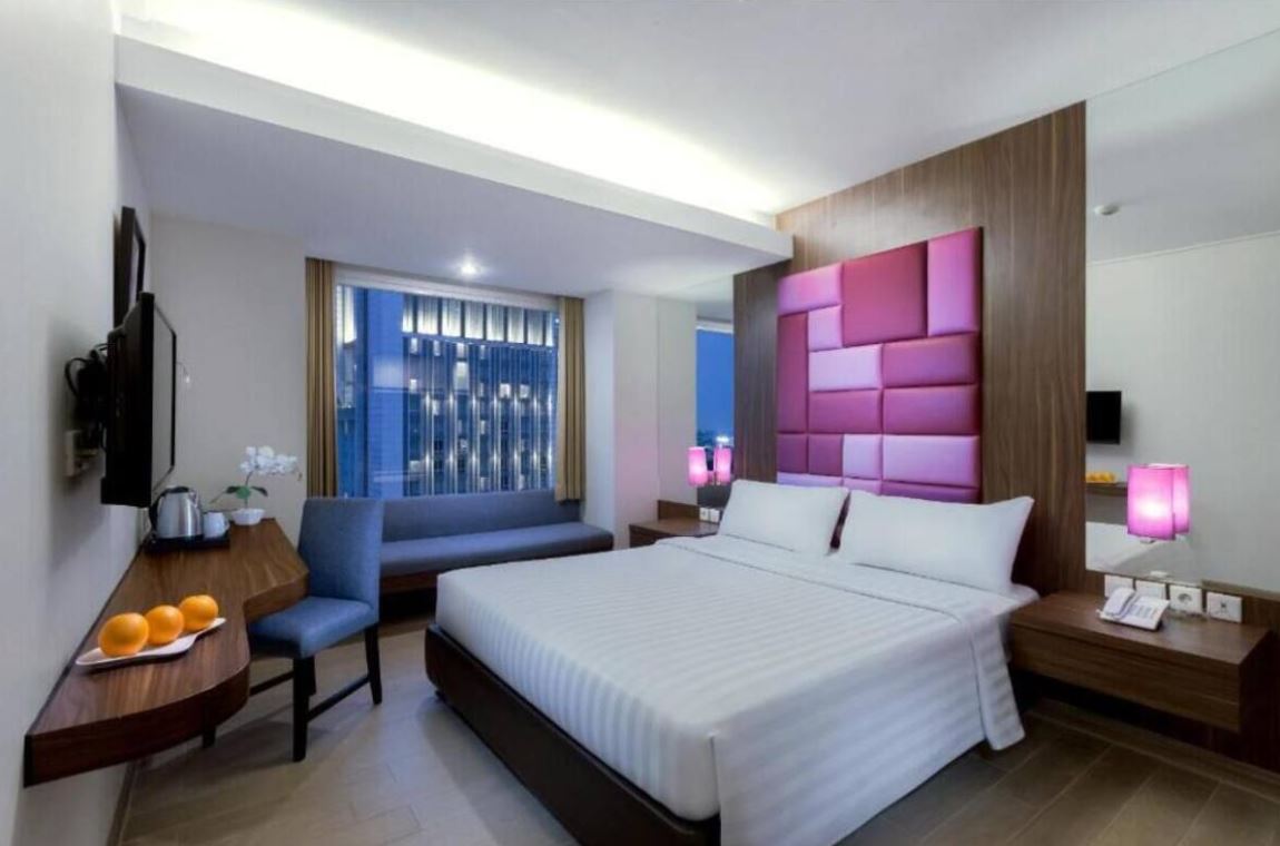 Quest Hotel Darmo  berlokasi di Jl. Ronggolawe No.27&ndash;29 Surabaya. Dekat Kebun Binatang Surabaya dan Alun-Alun Kota Surabaya.