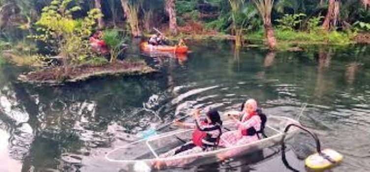 Suruan Eco Park mengusung konsep wisata alam modern dengan fasilitas lengkap.