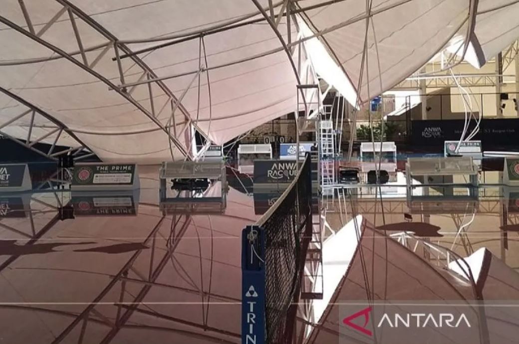 Sudin Citata Jakbar sebut struktur bangunan lapangan padel di Meruya tak mampu menahan hujan deras dan angin kencang.