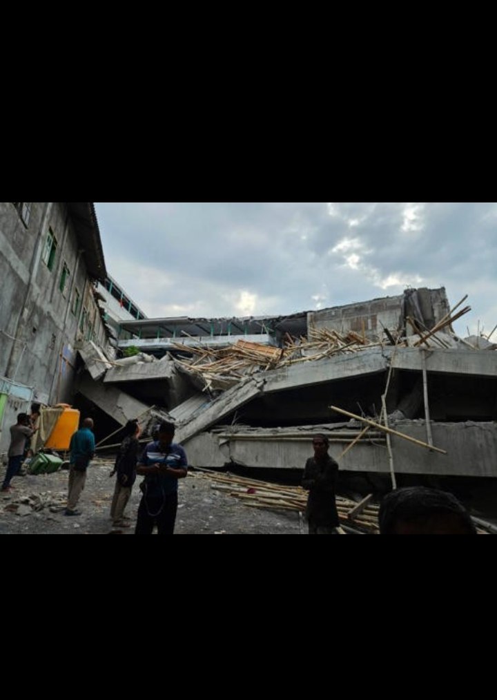 Update Terbaru Korban Ambruknya Atap Asrama Pondok Situbondo. Foto/Bisnis.com