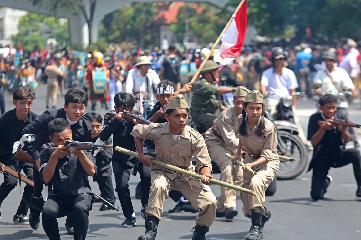 Catat rute dan titik parkir Parade Surabaya Juang 2025 agar pengalaman menonton makin nyaman tanpa terjebak penutupan jalan!