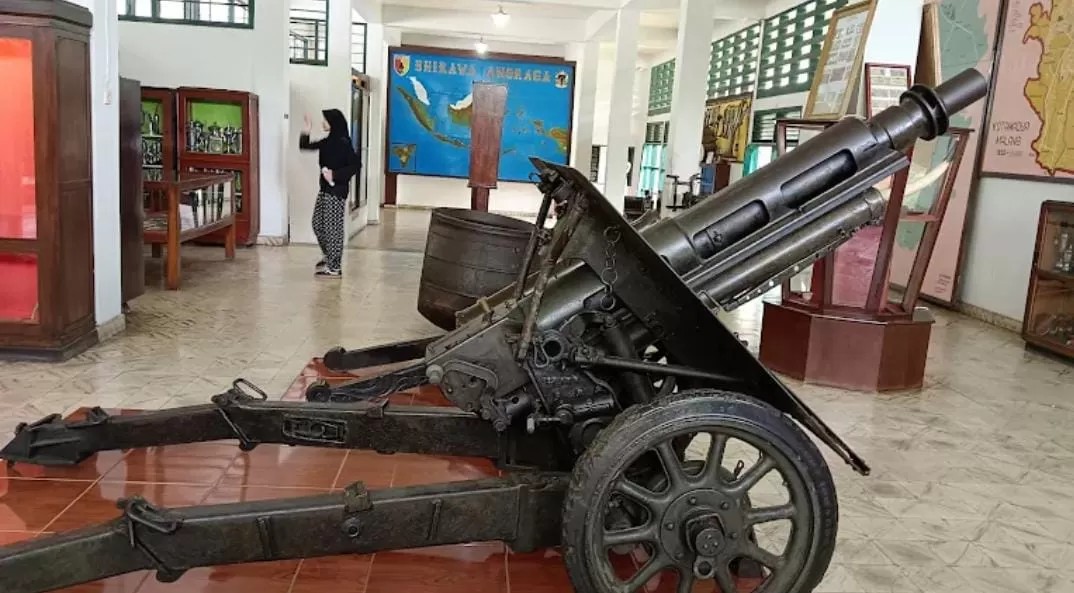 museum malang tempo doeloe atau dikenal juga dengan  musium brawijaya yang terletak di pusat kota malang.