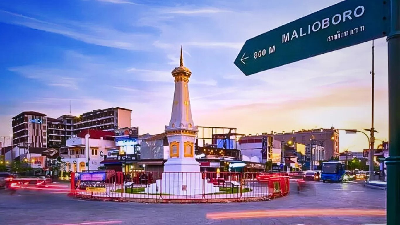 JL. Malioboro jogja, daerah istimewa yang selalu dipadati wisatawan setiap harinya.