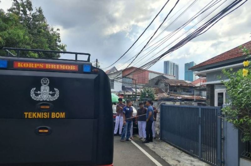 Ledakan bom rakitan SMA 72 Jakarta.