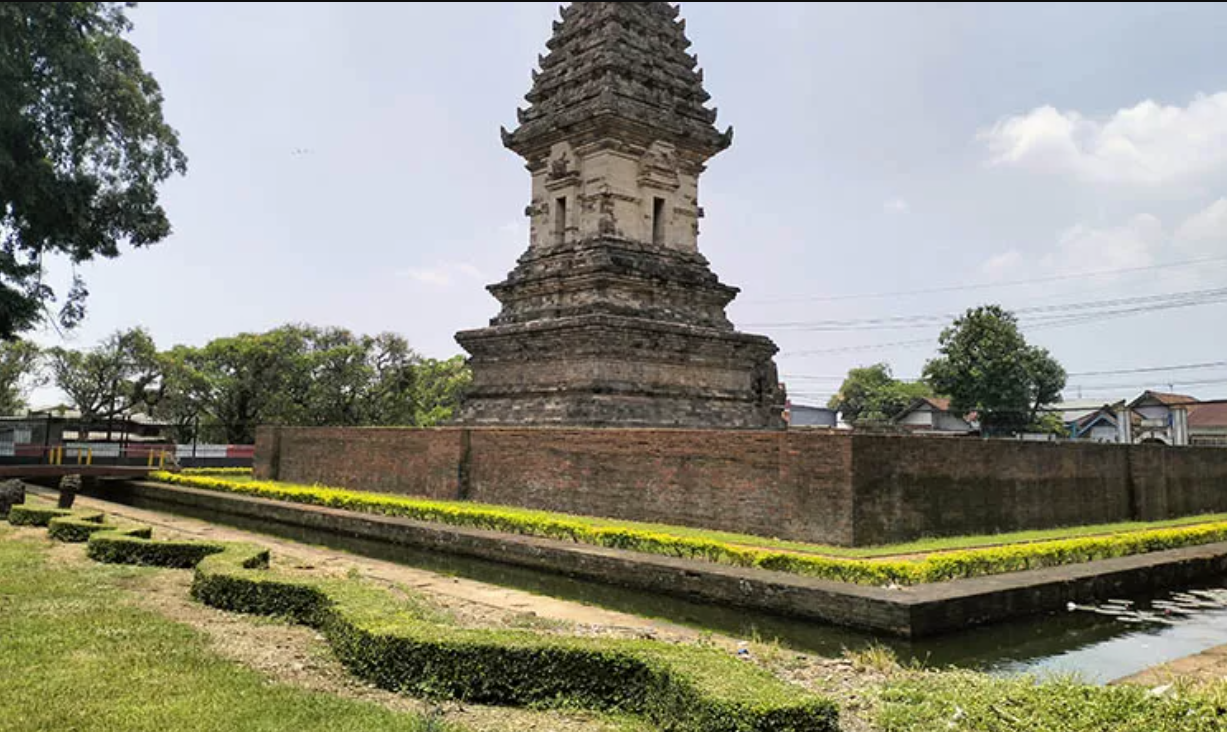 Kalau kamu ingin liburan sambil belajar sejarah, Candi Jawi wajib banget masuk daftar destinasi wisata akhir tahun 2025!