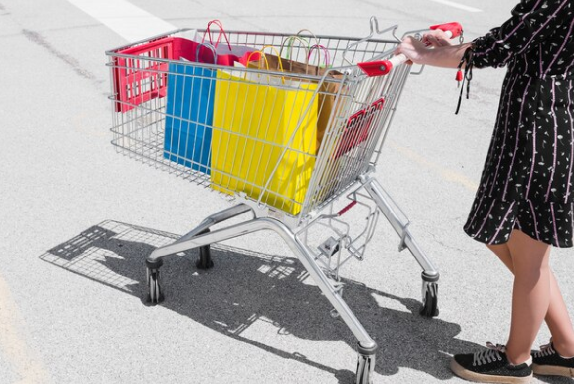 Tindakan sederhana di supermarket bisa ungkap karakter tersembunyi. Ini 7 kekurangan orang yang tidak mengembalikan keranjang belanja.
