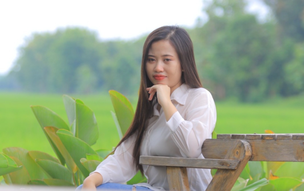 Dwi Saputri, gadis asal Ngawi yang mantap berkarier di dunia foto model. FOTO: ISTIMEWA