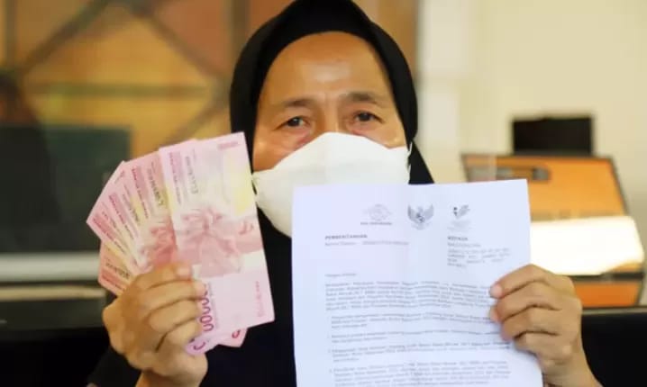 ILUSTRASI. Penyaluran bansos 2025 ke salah satu KPM