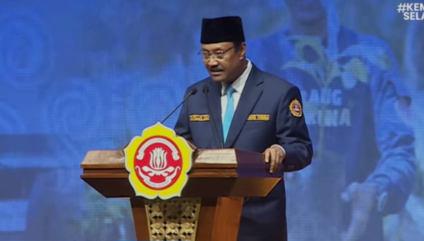 Kementrian Sosial Saifullah Yusuf saat berpidato pada saat agenda Pengukuhan dan Rakernas Pengurus Karang Taruna masa bakti 2025&ndash;2030 di Tangerang.