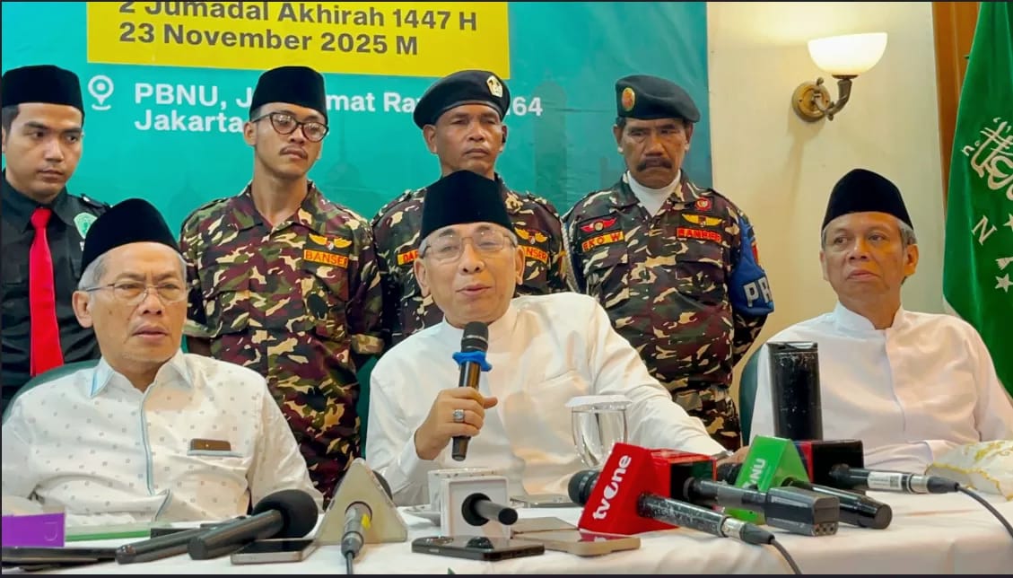Gus Yahya tegaskan polemik internal NU bukan soal politik, tapi dinamika wajar dalam organisasi besar dan demokratis. (Sumber: Nurul F/JawaPos.com)
