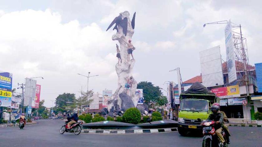 Tugu walet Kebumen, Landmark kota yang inspiratif dan penuh makna.