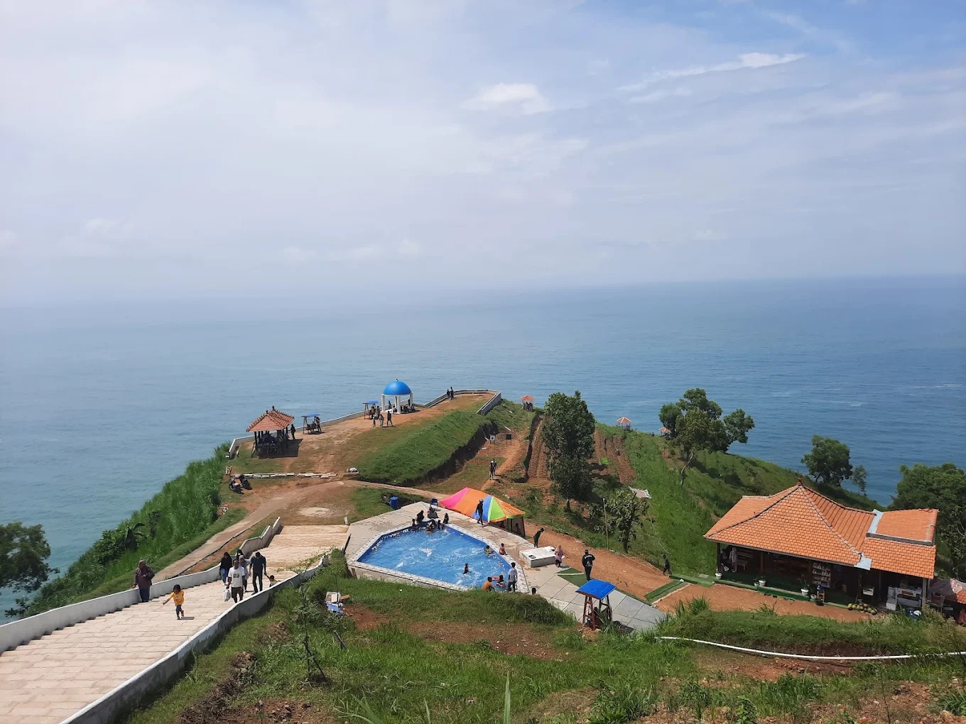 Pemandangan indah dari atas Pritis Ocean View, Kebumen.