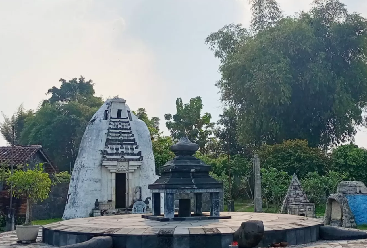 Pura Sahasra Adhi Pura