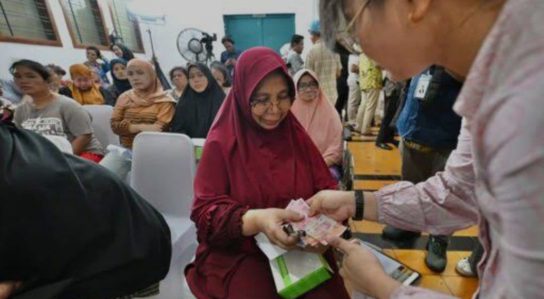ILUSTRASI. KPM penerima bansos 2025
