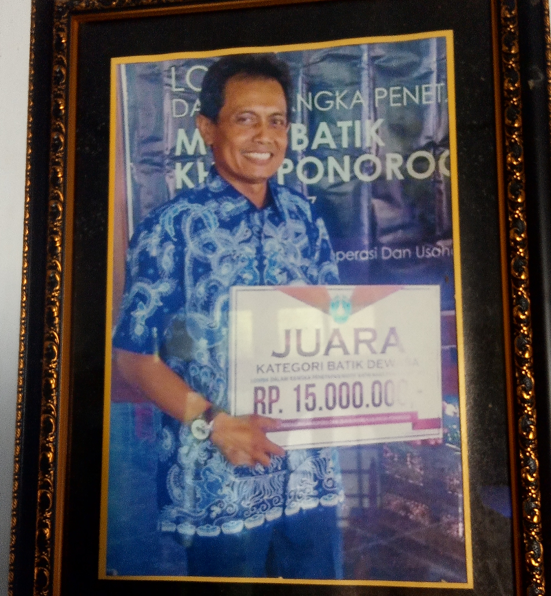 Dian Fajariyono atau Pak Nano, pembatik hebat yang berhasil membawa batik khas Ponorogo ke kancah dunia internasional