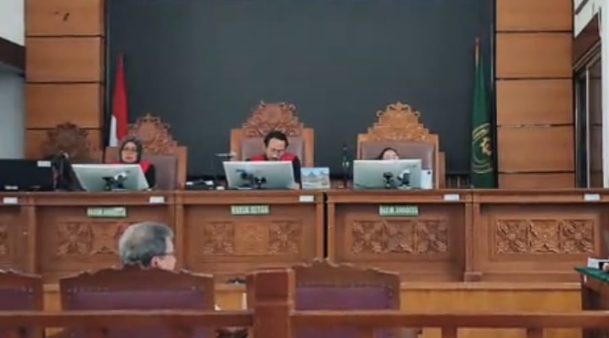 Kesaksian Rocky Gerung dalam sidang Laras Faizati.