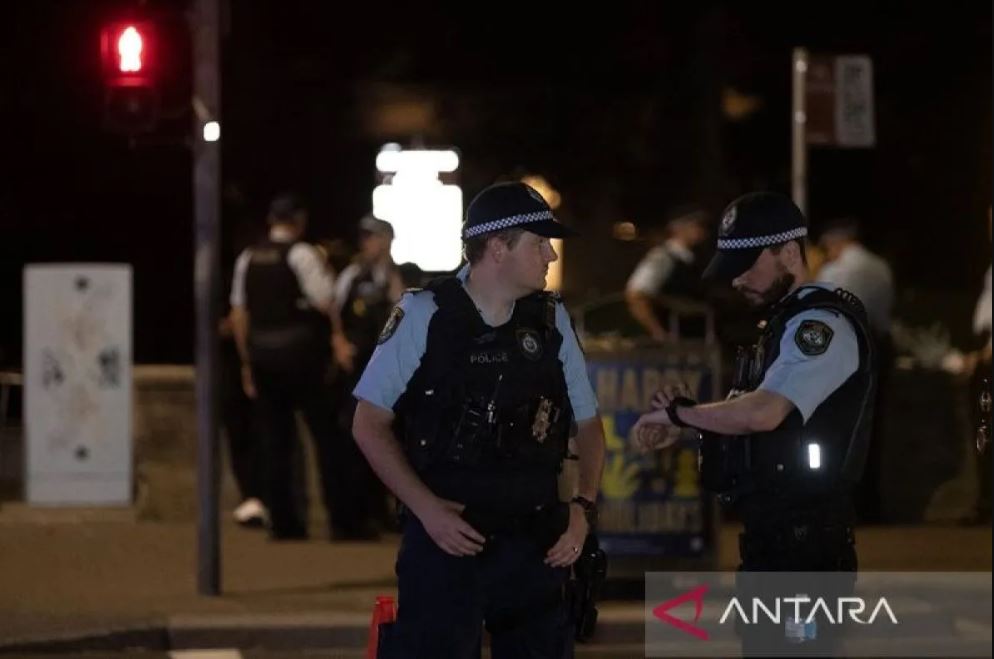 Penembakan massal mengguncang Pantai Bondi, Sydney. KJRI Sydney imbau WNI waspada dan menjauhi lokasi kejadian.