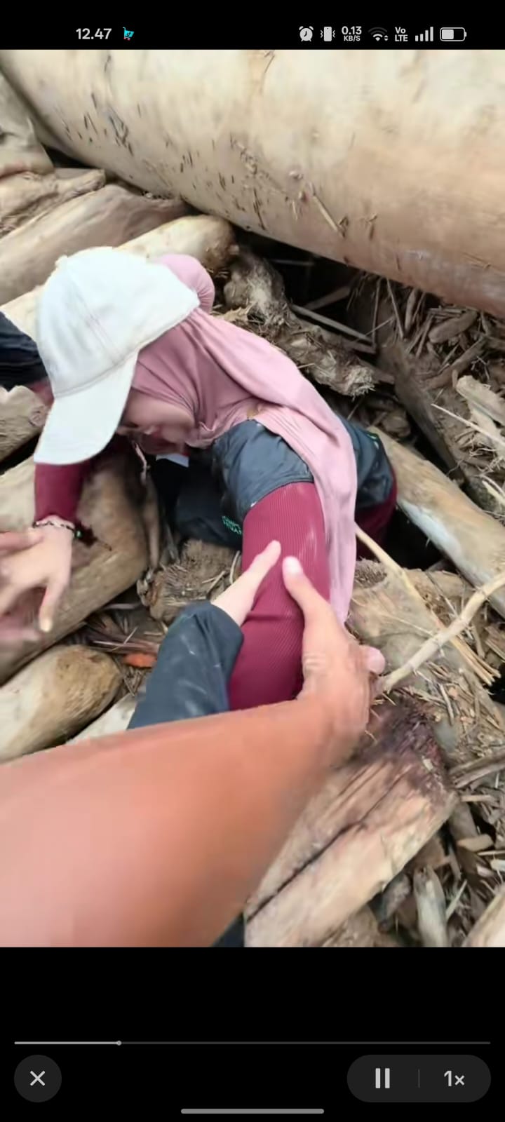 Menegangkan Detik-Detik Ria Ricis Terjatuh ke Jurang Saat Bikin Konten, Ini Kronologi Sebenarnya(TikTok Ria Ricis)