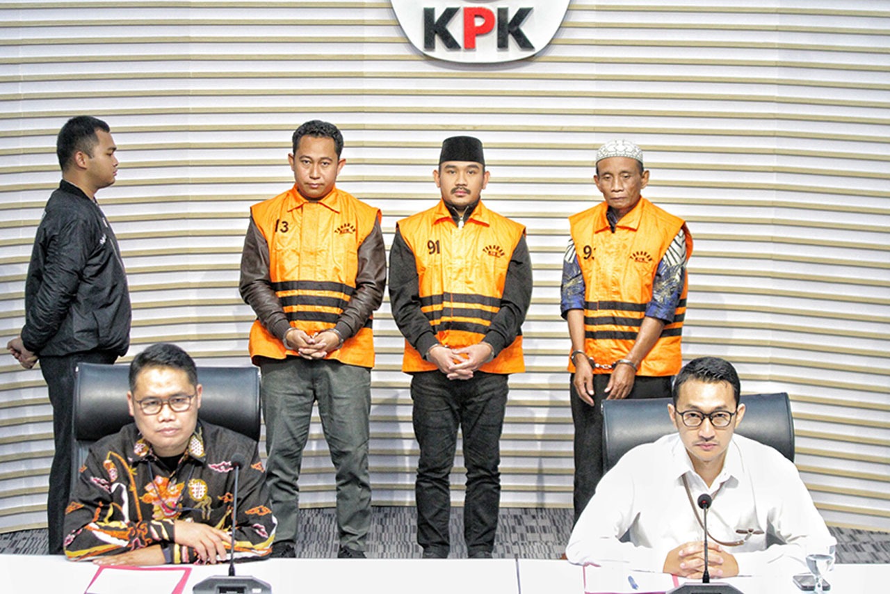 Bupati Bekasi Ade Kuswara Kunang terjaring OTT KPK