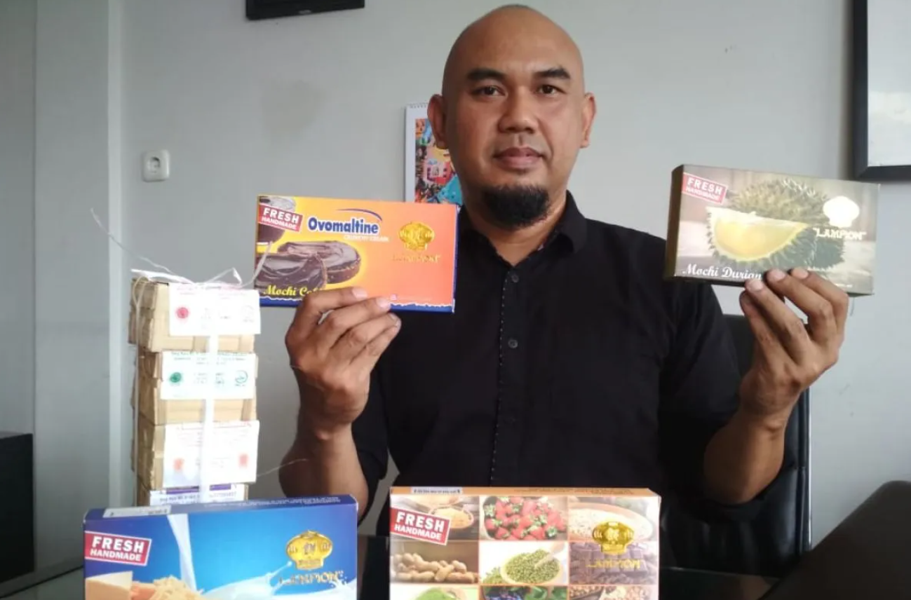 Mochi Lampion merupakan oleh-oleh paling ikonik dari Sukabumi sejak era 1980-an.