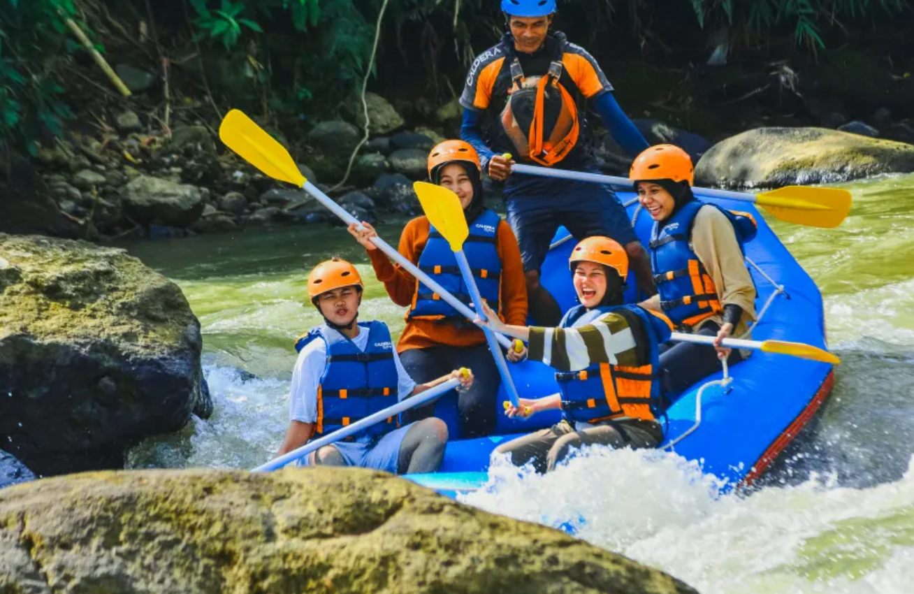 Caldera Adventure di River Resort Citarik menjadi destinasi favorit bagi wisatawan pencinta aktivitas outdoor dan olahraga ekstrem.