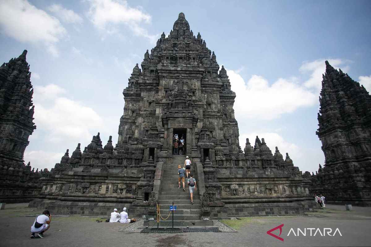 Viral Zikir di Candi Prambanan Pengelola Minta Wisatawan Pahami Aturan Cagar Budaya (antara)