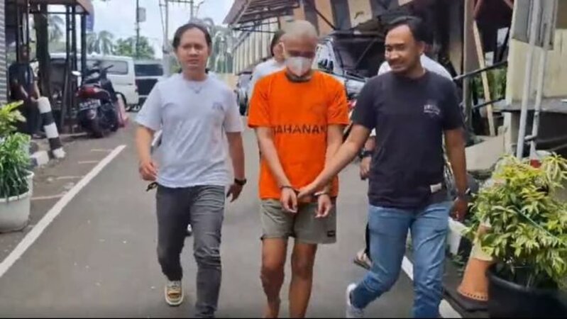 Polisi tangkap suami di Depok lempar HP ke wajah istri