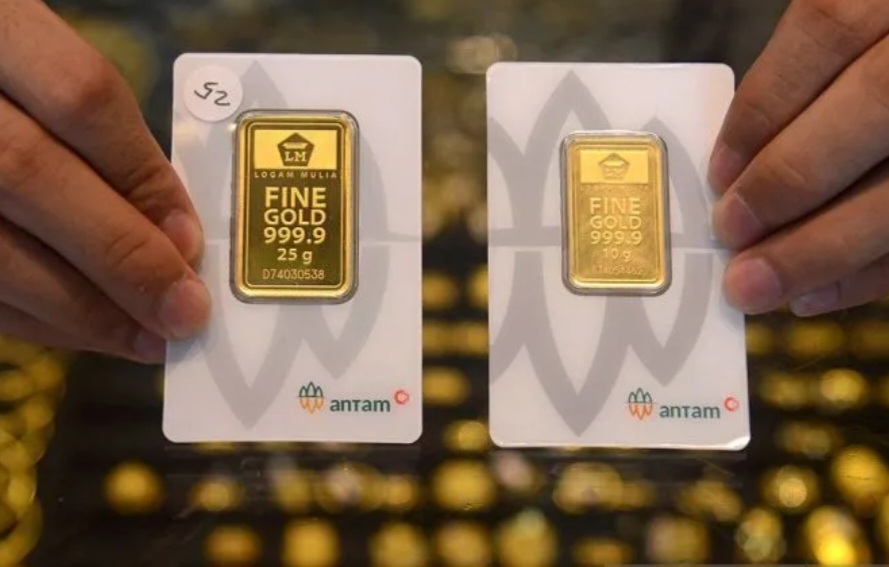 Harga emas Antam hari ini Rabu naik Rp34.000 ke level Rp2.549.000 per gram.
