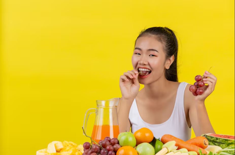 Mengonsumsi buah di pagi hari kerap dianggap sepele, bahkan masih memicu perdebatan.
