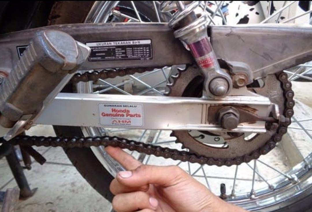 Seat gear dan rantai motor.