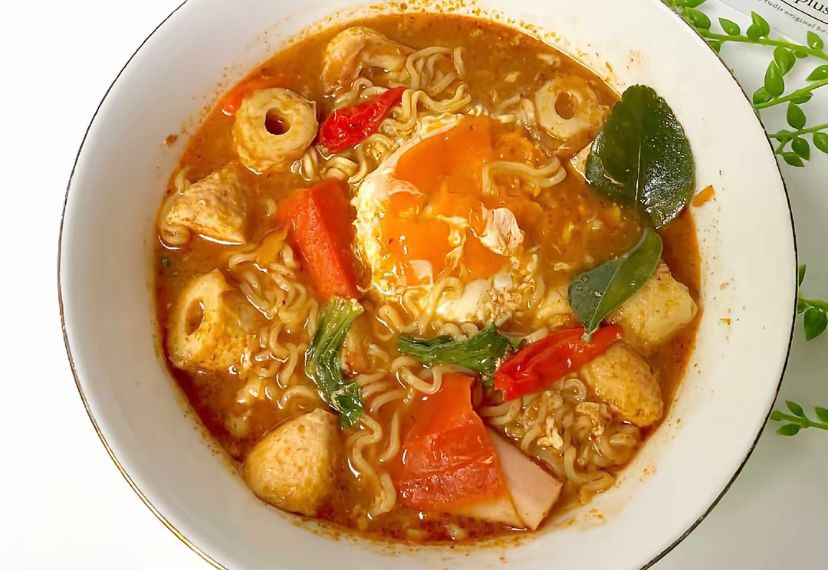 Ilustrasi mie Indomie Tom Yum cita rasa Thailand.