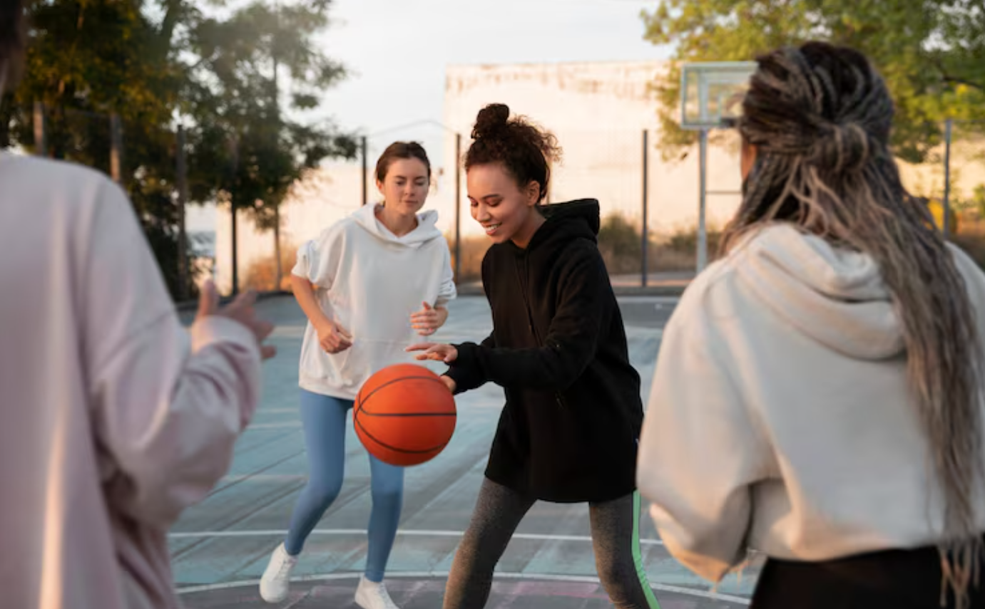 Main basket dan voli saat remaja ternyata bisa jadi tabungan tulang sampai tua!