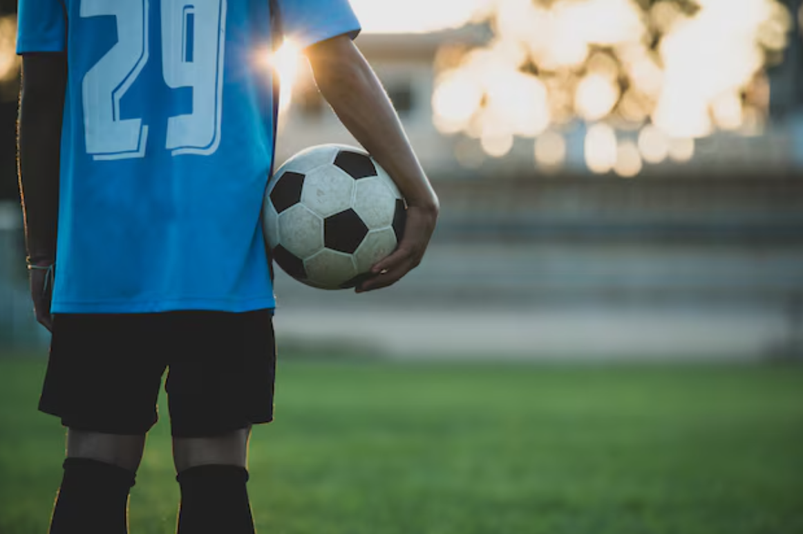 Sepak bola bukan cuma soal gol, tapi juga soal tubuh dan mental yang lebih sehat.