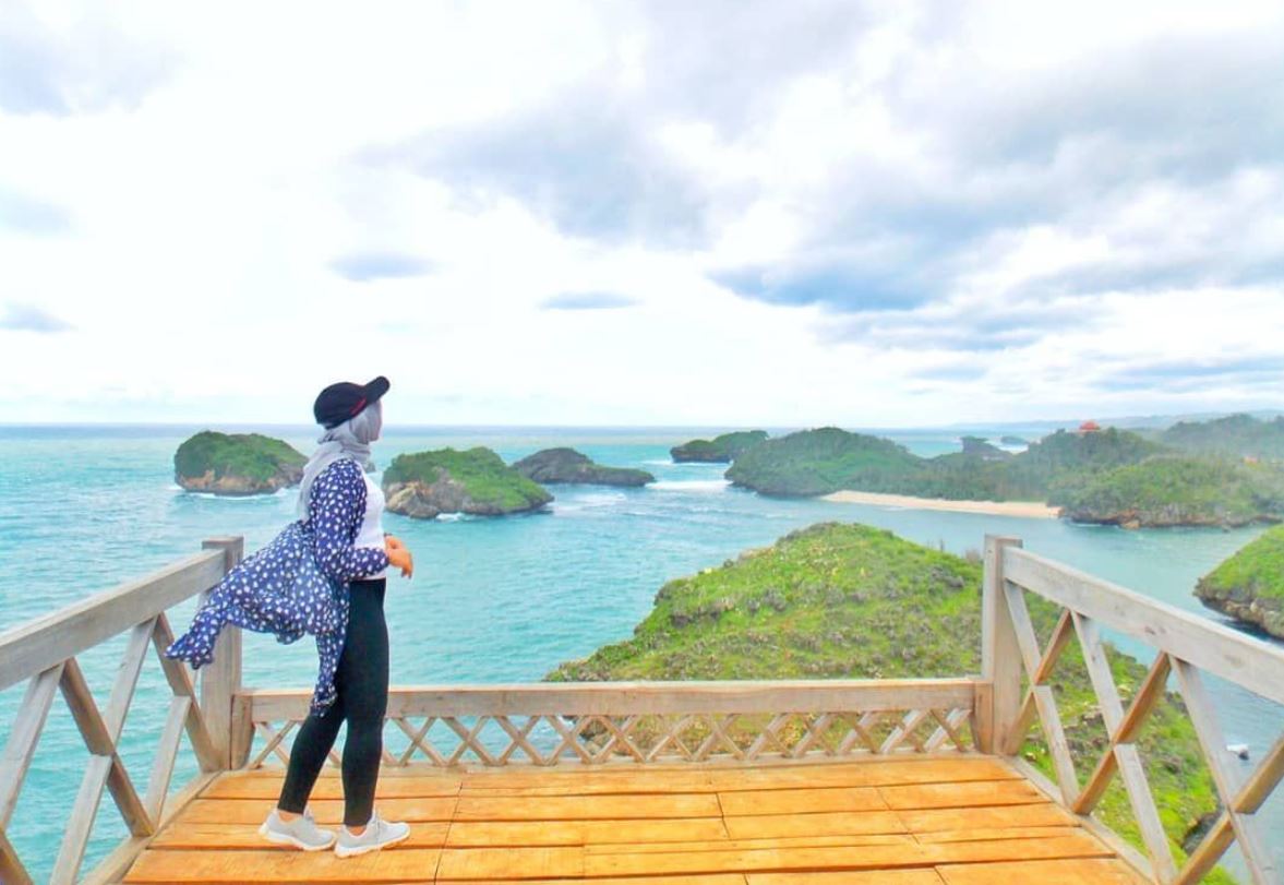 Pantai Kasap Pacitan masuk dalam klasifikasi gologan pantai fotografi yang estetik.