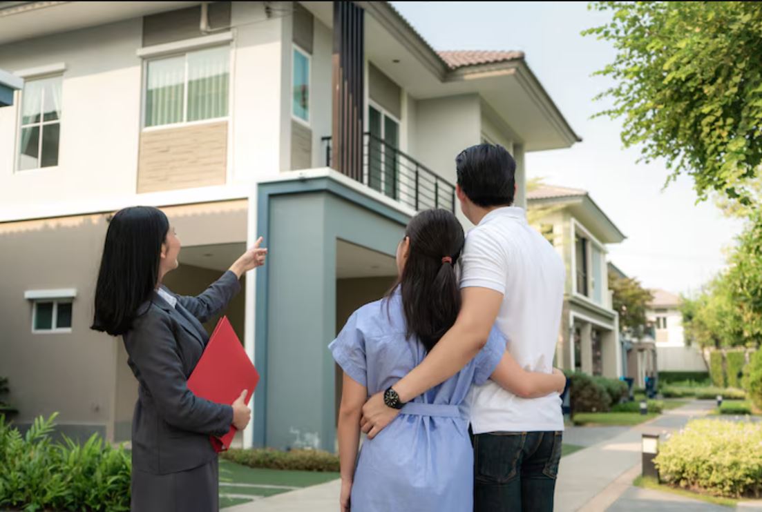 Anda tertarik beli rumah baru? Simak artikel ini terlebih dahulu.