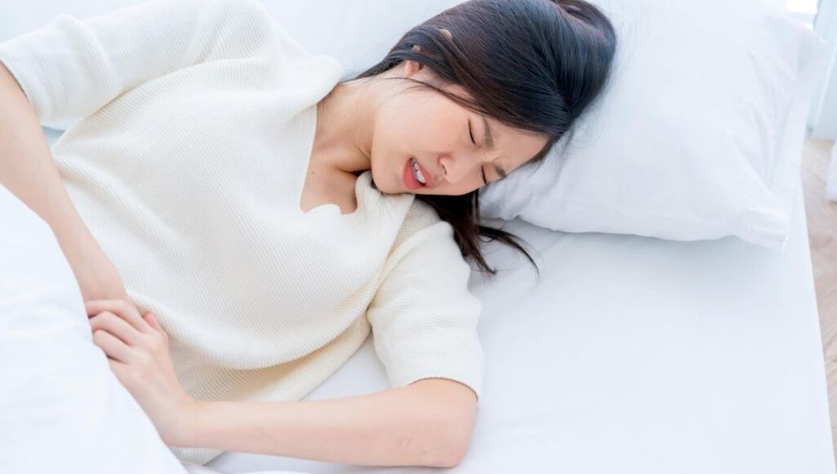 Haid nggak kunjung datang? Jangan stres dulu, olahraga ringan ini bisa bantu siklus menstruasi kembali lancar.