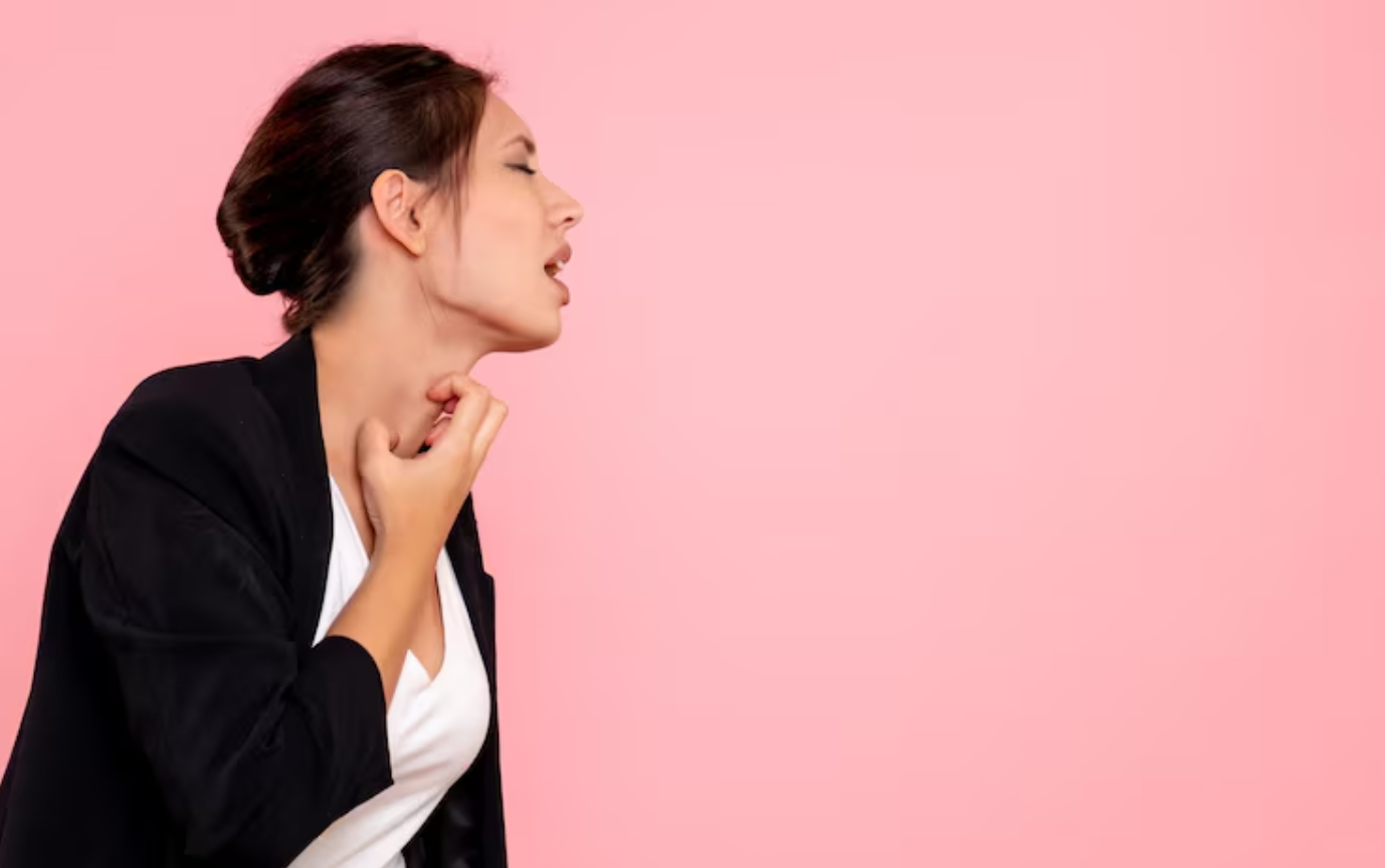 Membunyikan leher sering lega, tapi hati-hati! Risiko cedera & stroke bisa muncul. Simak saran dokter untuk leher sehat ????&zwj;♂️