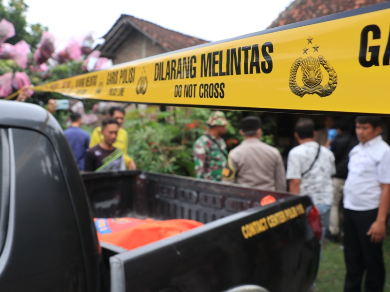 Update dugaan kasus pembunuhan Nuraini, janda yang ditemukan tewas di rumahnya di Desa Golan, Ponorogo.