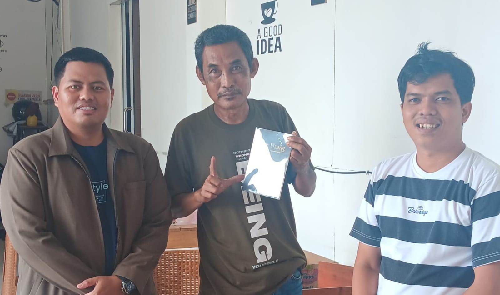 Rusmin Sopian bersama penulis Bangka Selatan.