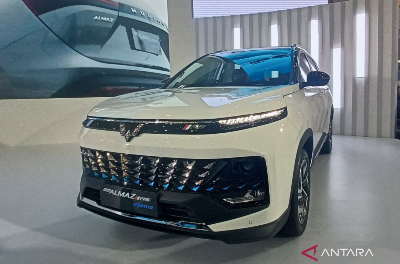 Wuling Almaz Hybrid hadir sebagai alternatif SUV hybrid dengan teknologi melimpah.