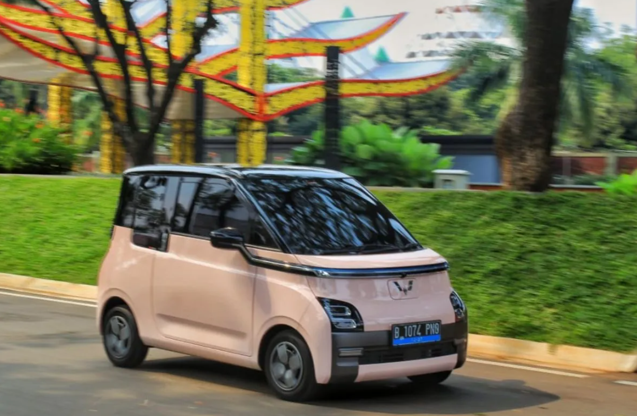 Wuling Air EV menjadi primadona mobil listrik mungil di Indonesia. Pajaknya sangat rendah karena PKB mobil listrik hanya sekitar 10% dari NJKB.