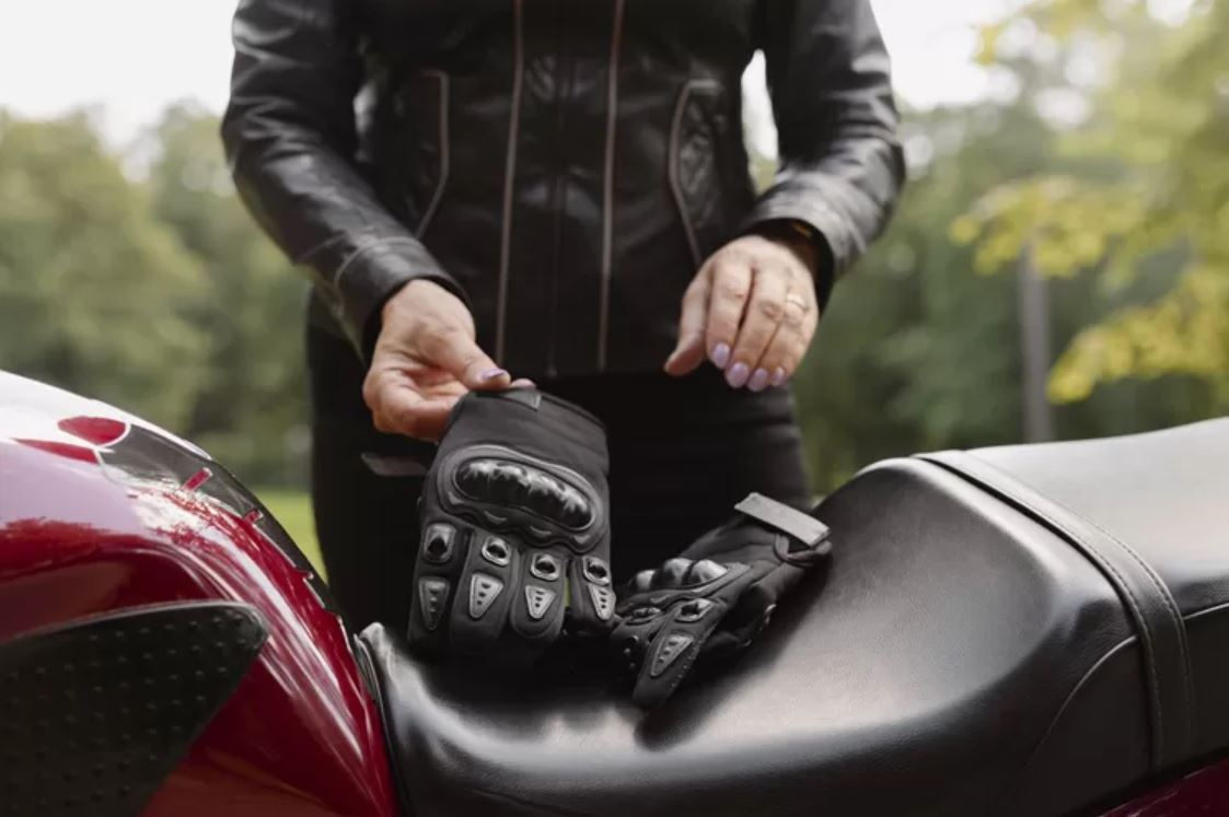 Jok empuk, riding makin enak! Ini panduan jok motor terbaik