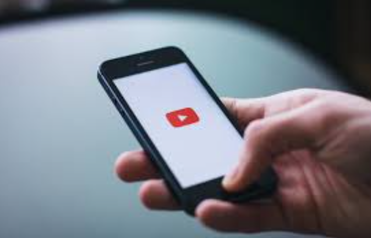 YouTube sempat tumbang global akibat error sistem rekomendasi, kini layanan sudah kembali normal.
