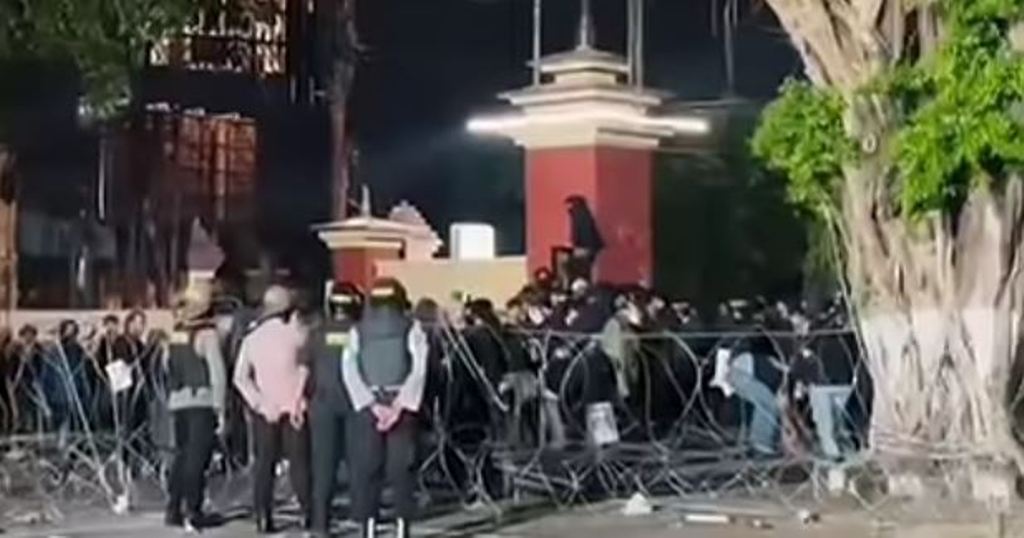 Kronologi dan jalannya aksi massa di depan Polda DIY. 