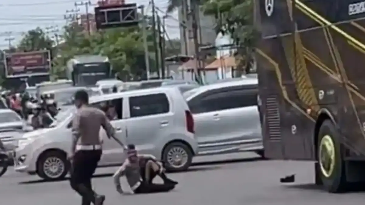 Anggota Polres Madiun Kota tertabrak bus hingga kaki patah