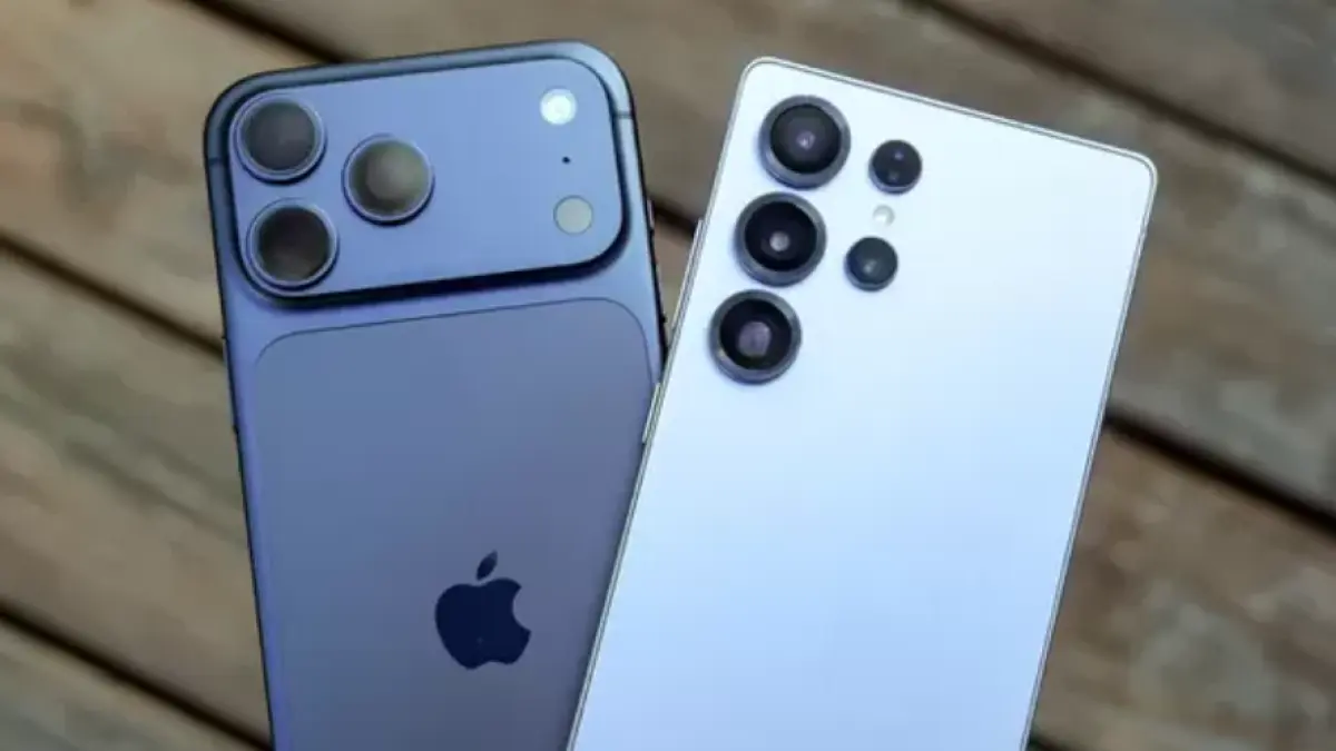 Ilustrasi iPhone 17 Pro Max dan Samsung Galaxy S25 Ultra