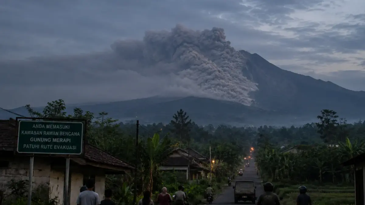 Ilustrasi Awan Panas Guguran dari Gunung Merapi Bulan Mei 2026.