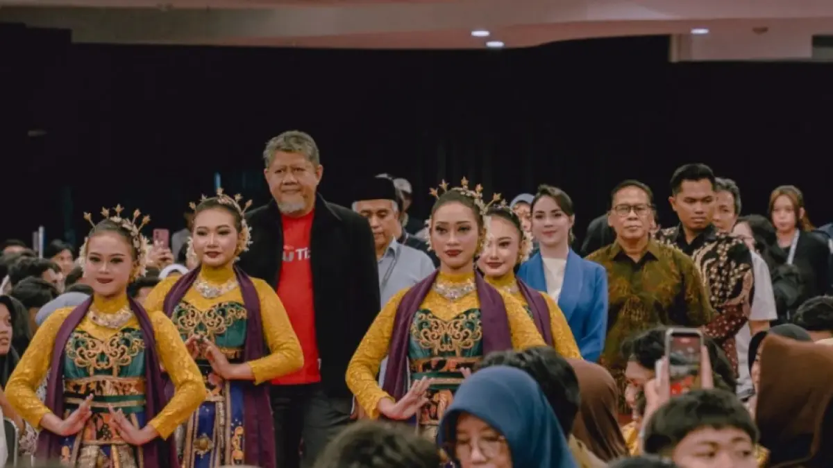Ketua TP PKK Jawa Timur, Arumi Bachsin Emil Dardak, menegaskan betapa krusialnya peran generasi muda dalam menentukan arah dan nakhoda masa depan bangsa Indonesia.