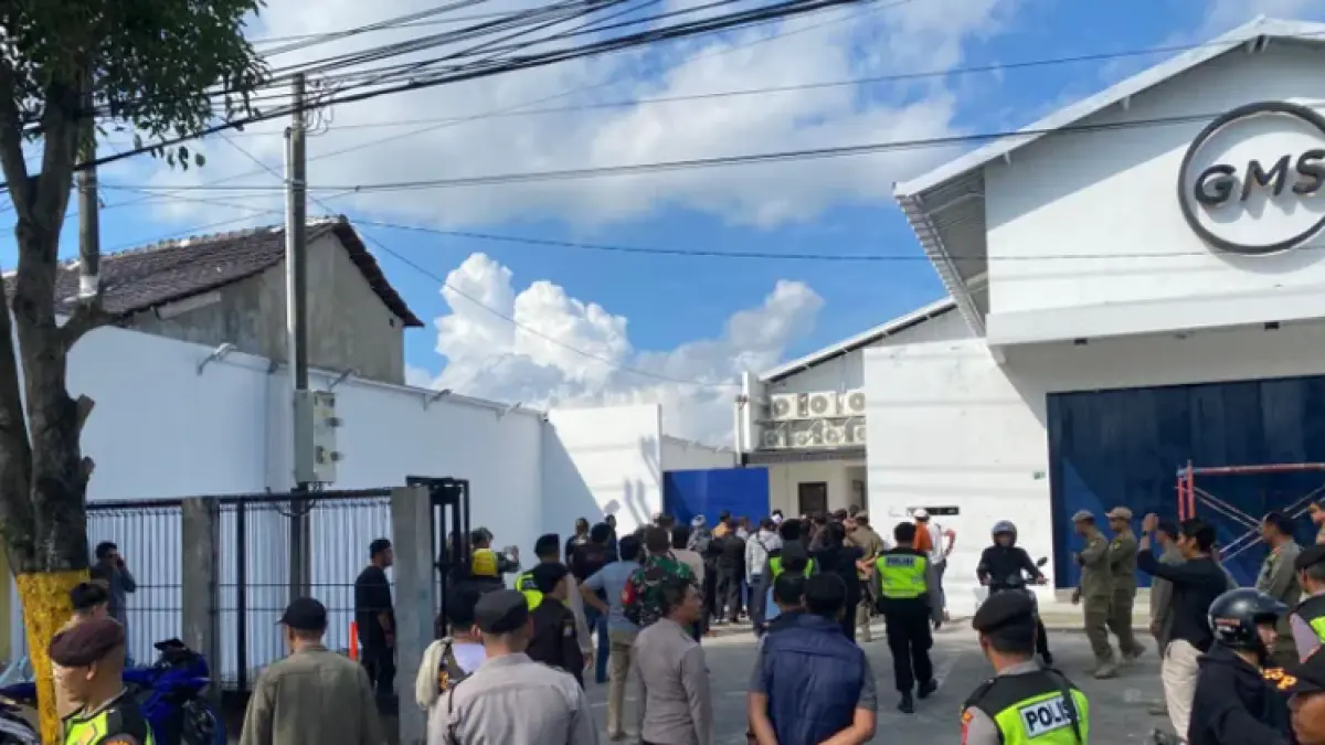 Tangkapan layar kericuhan di GMS Sewon, Bantul, Yogyakarta. Kementerian Agama (Kemenag) mengimbau masyarakat di daerah manapun untuk menjaga kerukunan dan saling menghormati kebebasan beragama.(Instagram/davidherson_official)