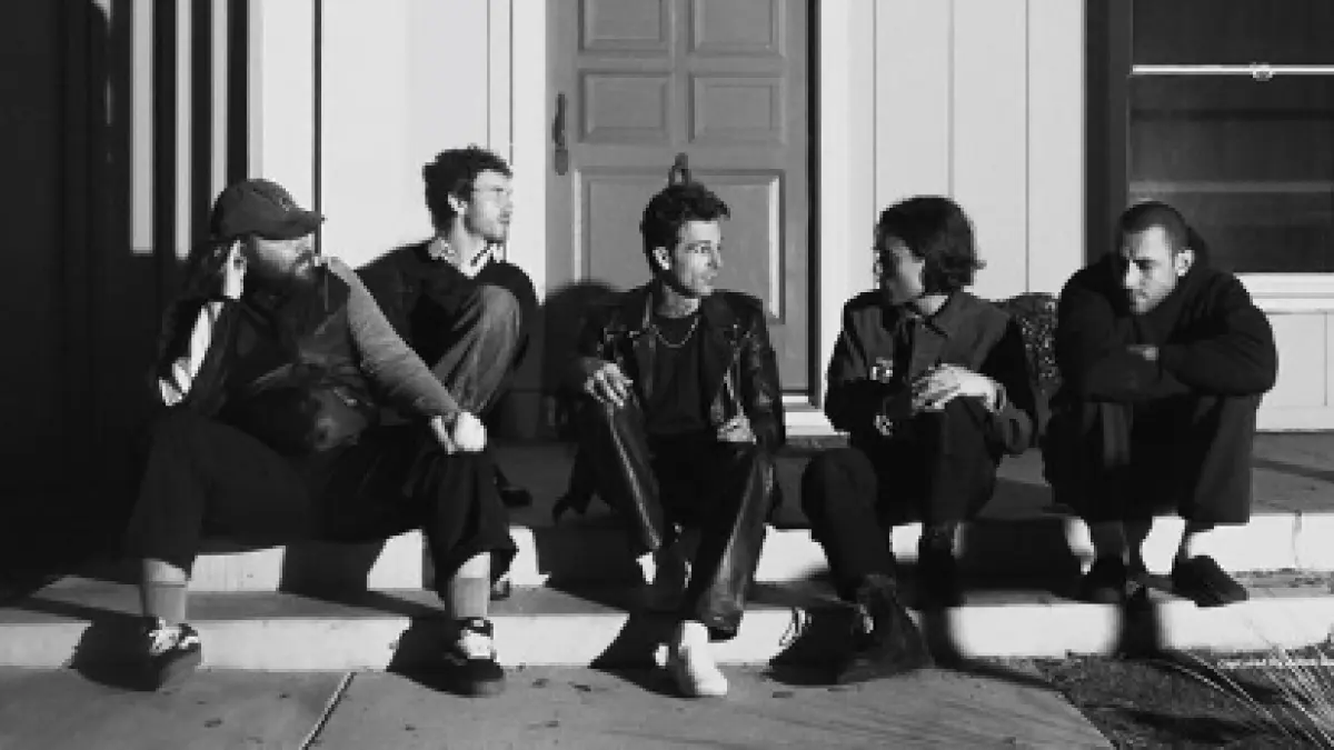Potret The Neighbourhood